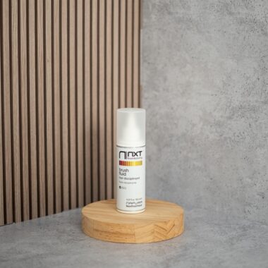 NXT Brush Fluid™ Розпрямляючий флюїд для природного руху волосся, 150 мл