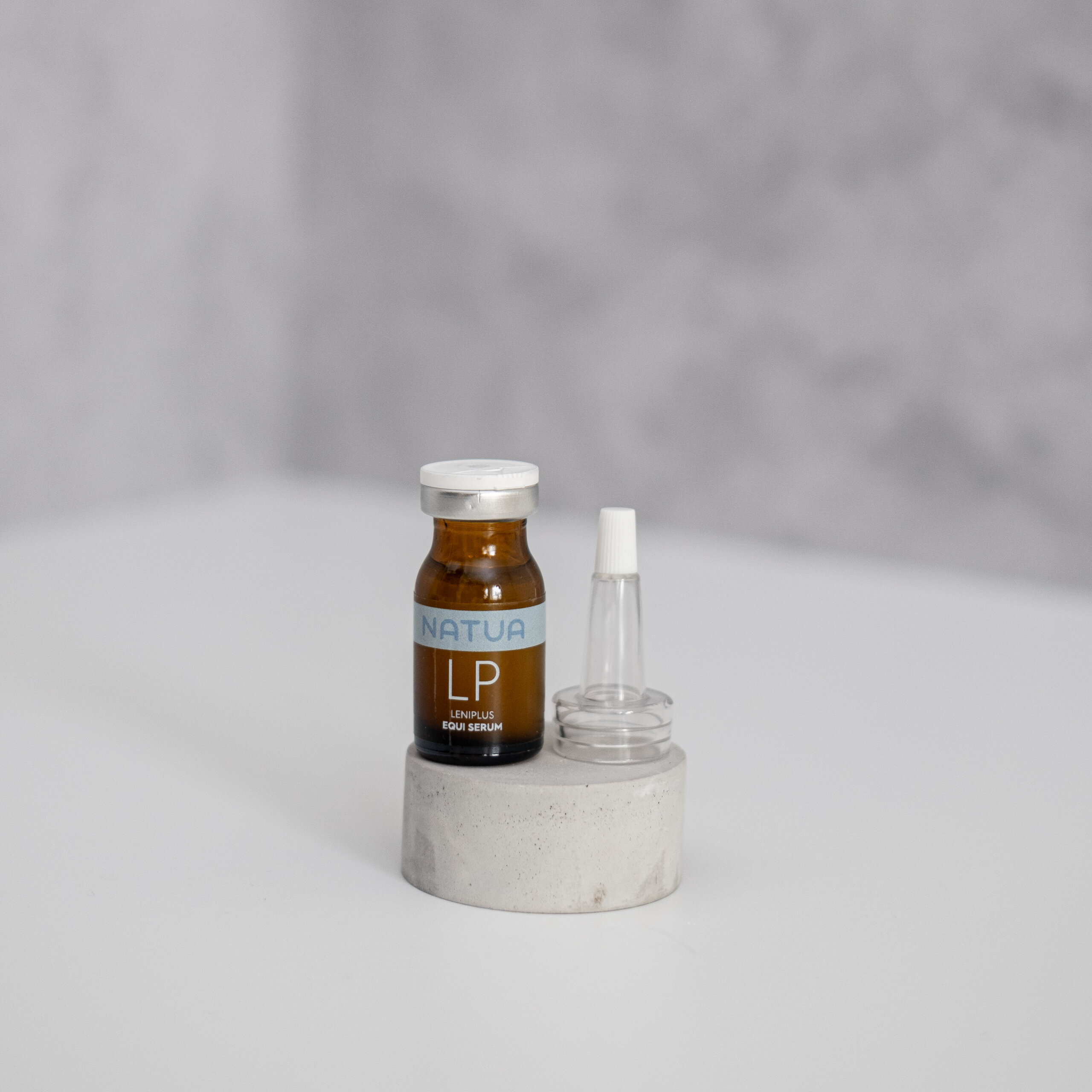 LP LENIPLUS EQUI SERUM – балансуюча сироватка для чутливої шкіри голови та лікування різних видів дерматиту 4 ампул по 8 мл